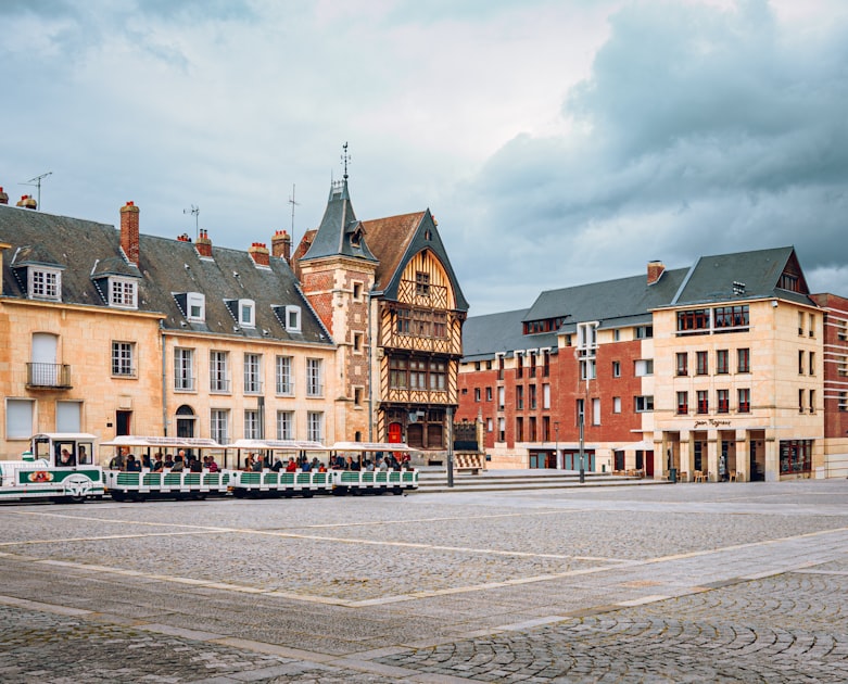 Chailly-en-Brie, France. Hire creative talent in Chailly-en-Brie.