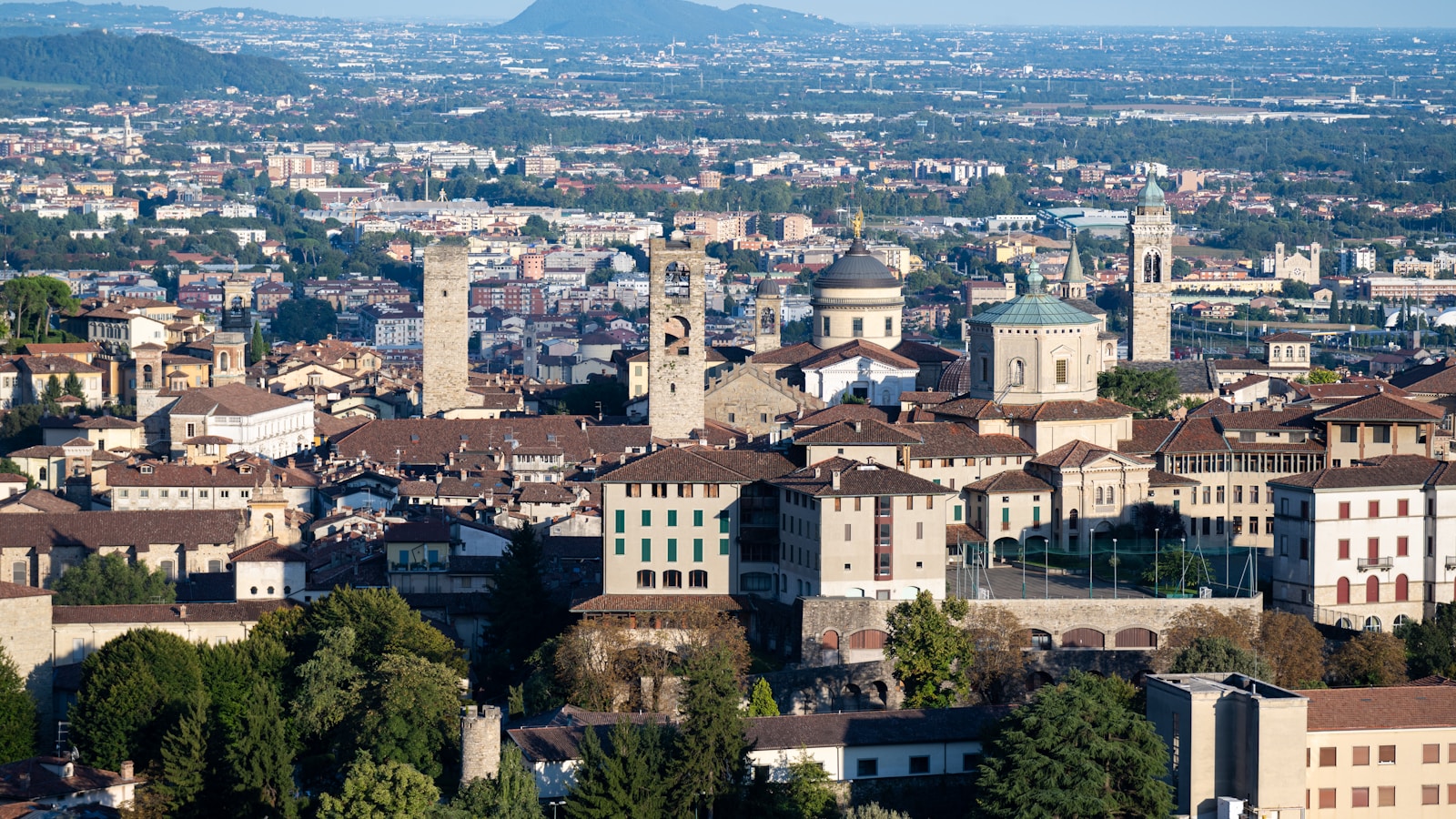 L'Aquila, Italy. Hire creative talent in L'Aquila.