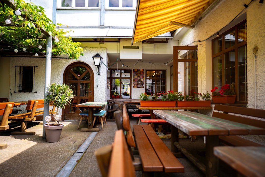 Courtyard Lounge Cafe
