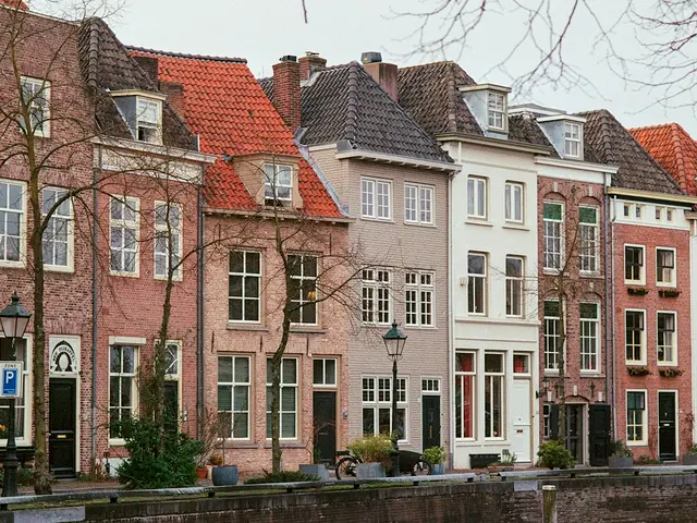 Aalden, Netherlands. Hire creative talent in Aalden.