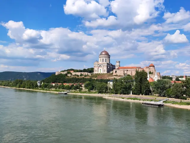 Abaujszanto, Hungary. Hire creative talent in Abaujszanto.