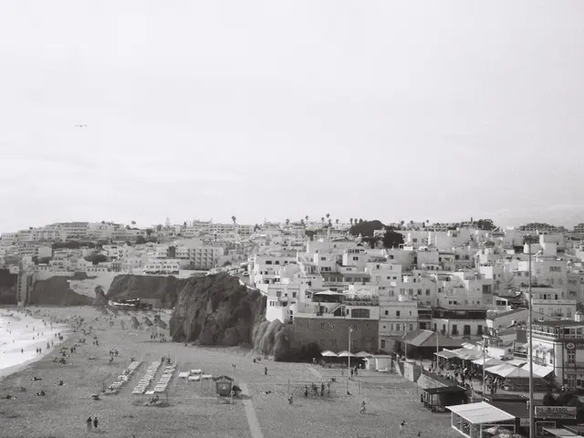 Albufeira, Portugal. Hire creative talent in Albufeira.