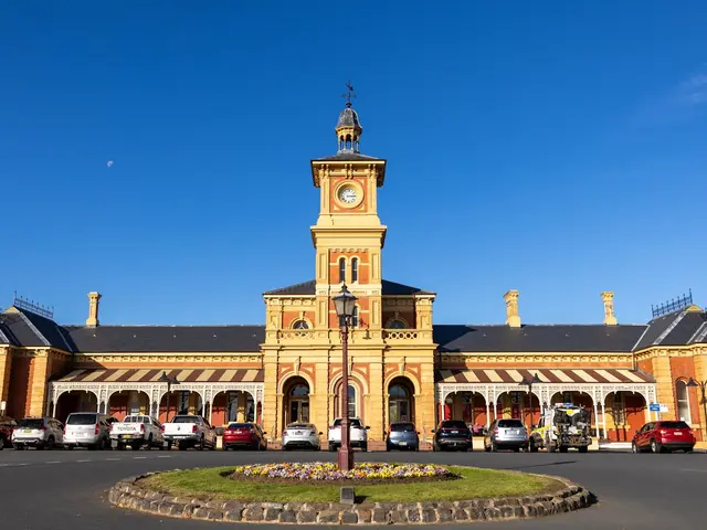 Albury, Australia. Hire creative talent in Albury.