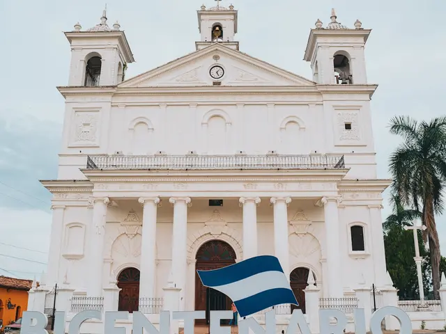 La Libertad, El Salvador. Hire creative talent in La Libertad.