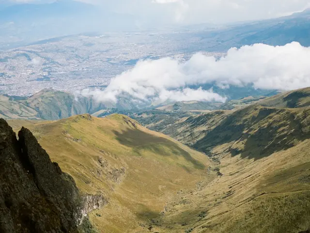 Montañita, Ecuador. Hire creative talent in Montañita.